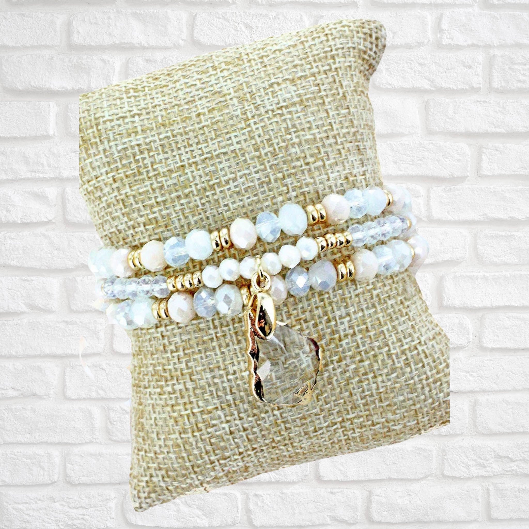 Taza Teardrop White Beaded Bracelet Set